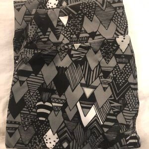 Lularoe OS Black & White Leggings